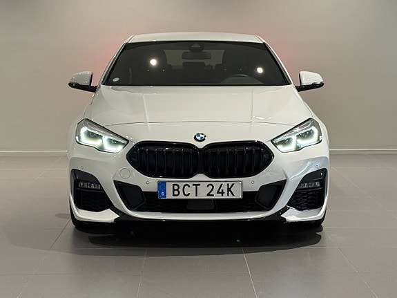 BMW 218d 2 of 17