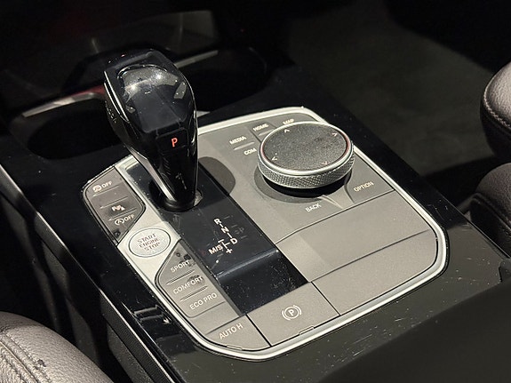 BMW 218d 15 of 17