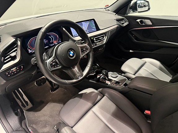 BMW 218d 10 of 17