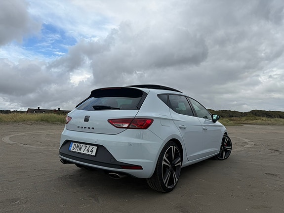 Seat Leon 2 of 6