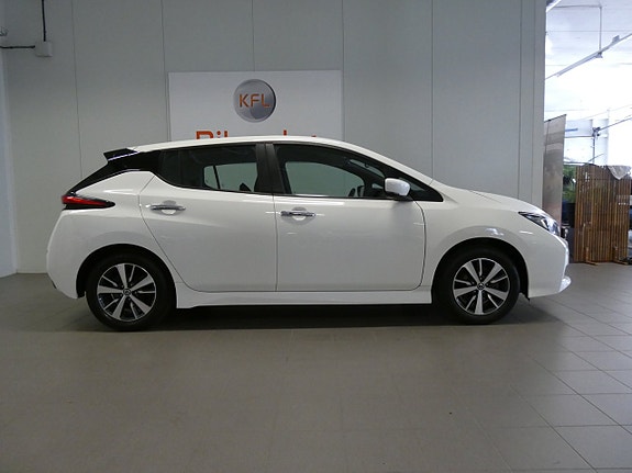 Nissan Leaf 5 of 22