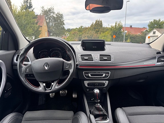 Renault Megane 9 of 15
