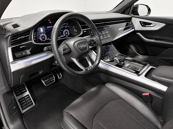 Audi Q8 16 of 30