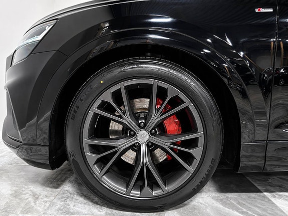 Audi Q8 12 of 30