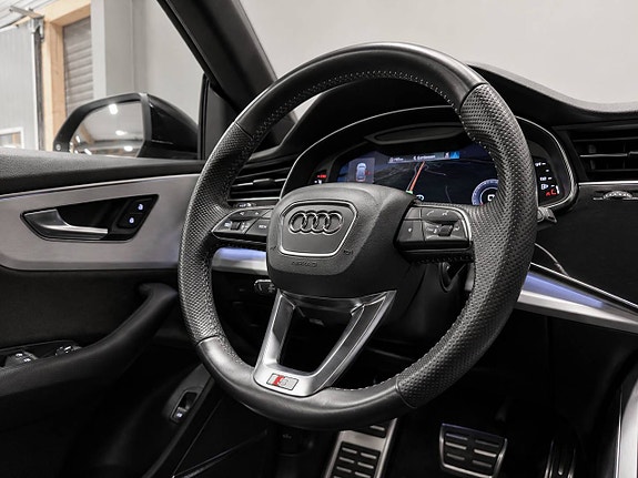 Audi Q8 25 of 30
