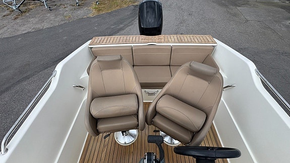 Uttern S57 Mercury F150 - Nyservad - 30 km/h vagn 7 of 10