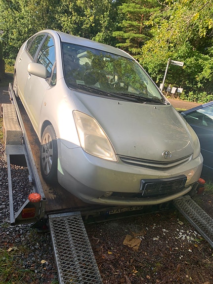Toyota Prius 7 of 7
