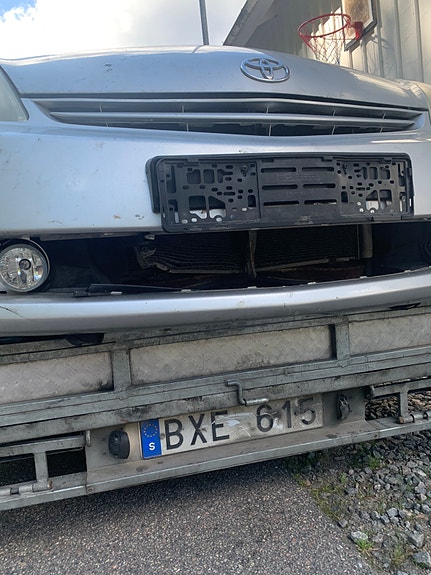 Toyota Prius 6 of 7