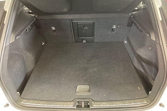 Volvo XC40 12 of 21
