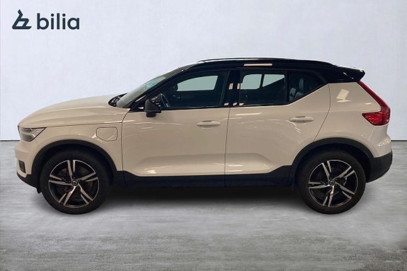Volvo XC40 3 of 21