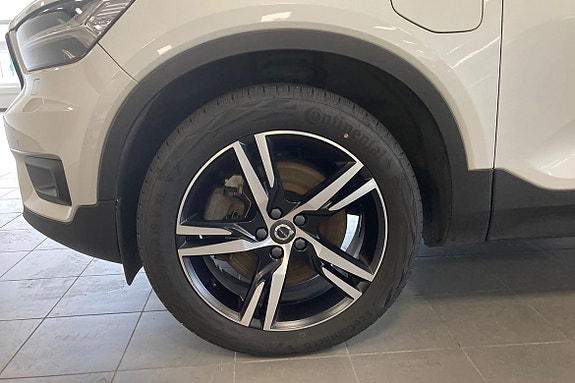 Volvo XC40 17 of 21