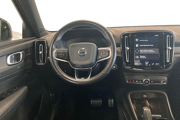 Volvo XC40 11 of 21