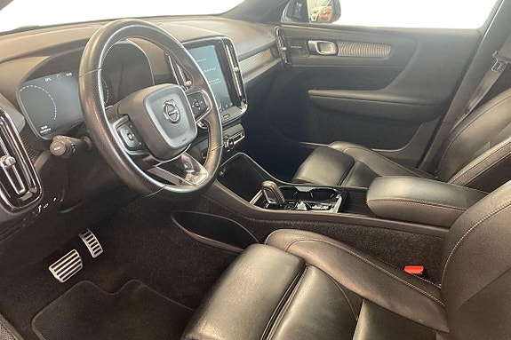 Volvo XC40 14 of 21