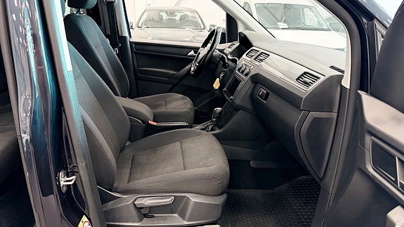 Volkswagen Caddy Maxi 9 of 15