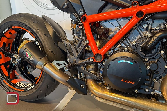 KTM 1390 Super Duke R 2 of 7