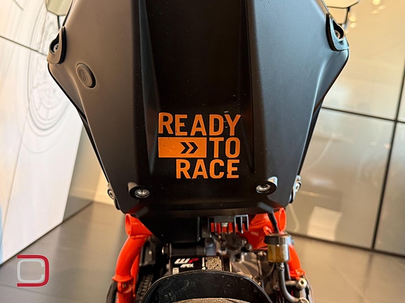 KTM 1390 Super Duke R 5 of 7