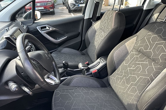 Peugeot 2008 9 of 15