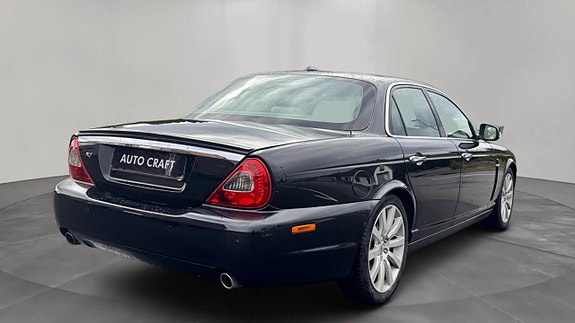 Jaguar XJ 5 of 13