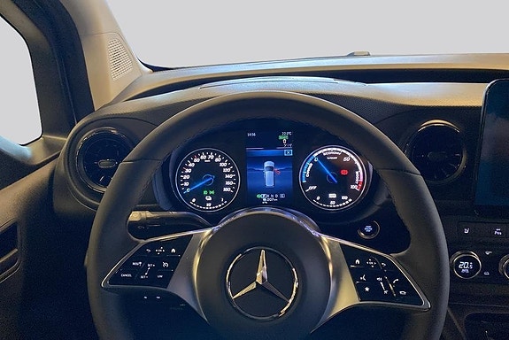 Mercedes-Benz eCitan 10 of 13