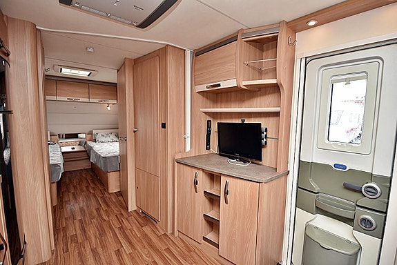 Knaus 700 EU Südwind, Långbäddar 11 of 27