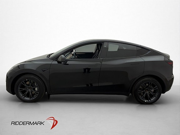 Tesla Model Y 5 of 30
