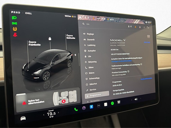 Tesla Model Y 24 of 30