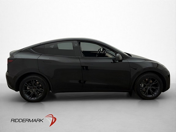 Tesla Model Y 9 of 30