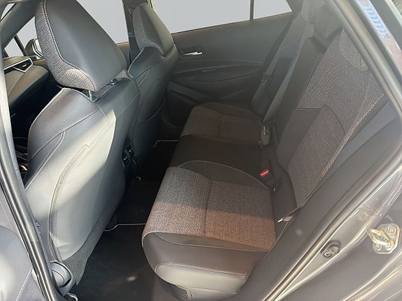 Toyota Corolla 7 of 10