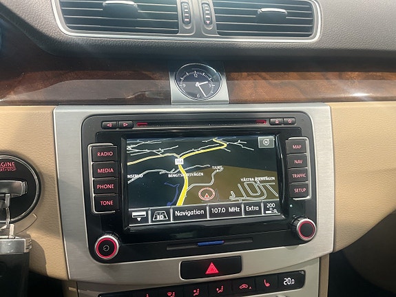 Volkswagen Passat Alltrack 11 of 14