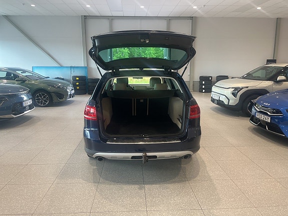 Volkswagen Passat Alltrack 14 of 14