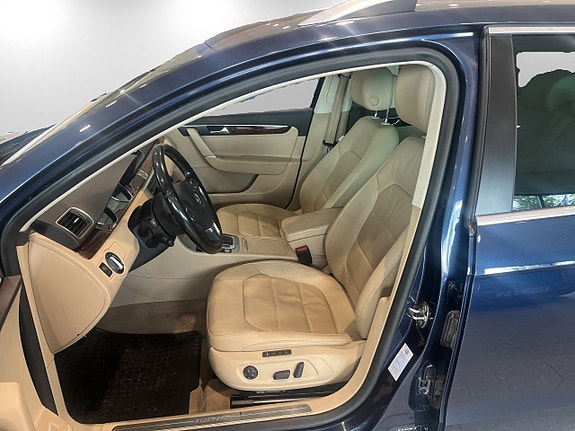 Volkswagen Passat Alltrack 8 of 14