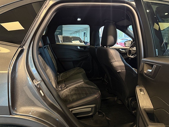 Ford Kuga 25 of 30