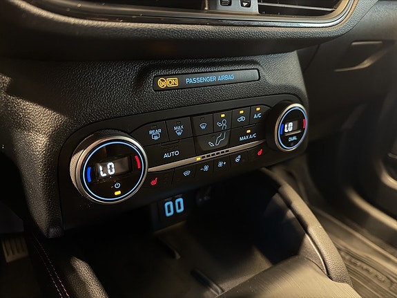 Ford Kuga 18 of 30