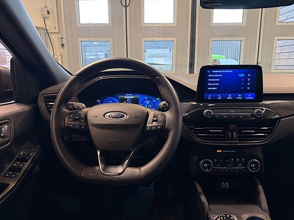 Ford Kuga 8 of 30