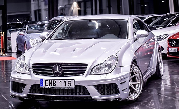 Mercedes-Benz CLS500 5 of 23