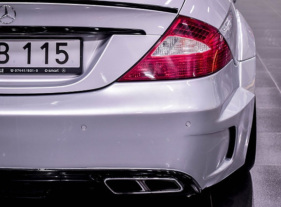 Mercedes-Benz CLS500 8 of 23