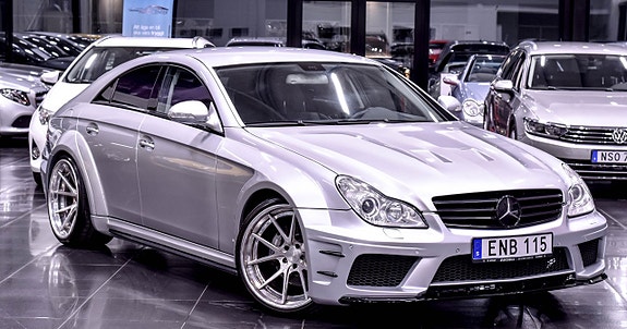 Mercedes-Benz CLS500 4 of 23