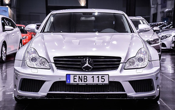 Mercedes-Benz CLS500 2 of 23