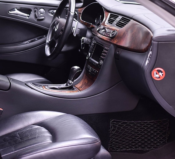 Mercedes-Benz CLS500 19 of 23