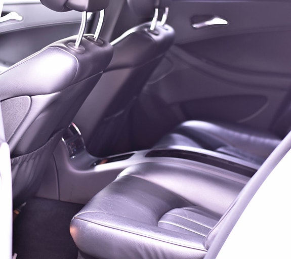 Mercedes-Benz CLS500 20 of 23