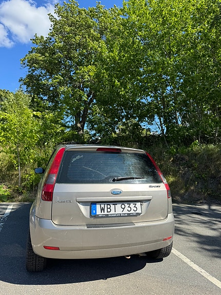 Ford Fiesta 4 of 6
