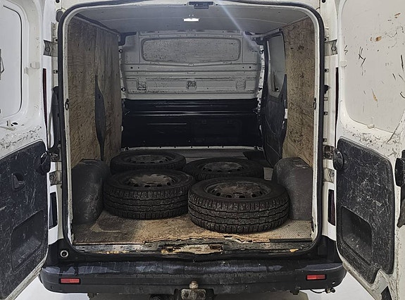 Renault Trafic 10 of 11