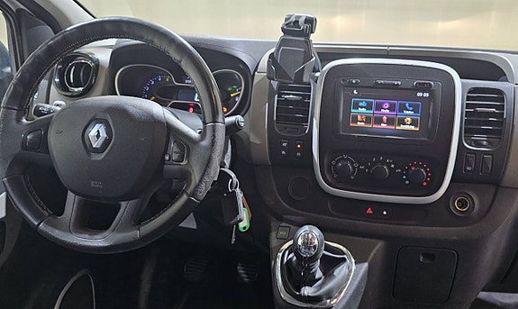Renault Trafic 6 of 11