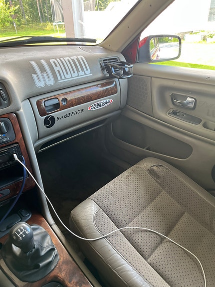 Volvo V70 6 of 8