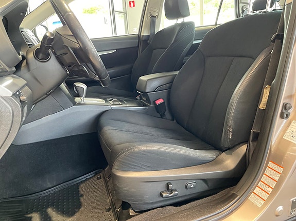 Subaru Outback 13 of 30