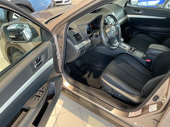 Subaru Outback 14 of 30