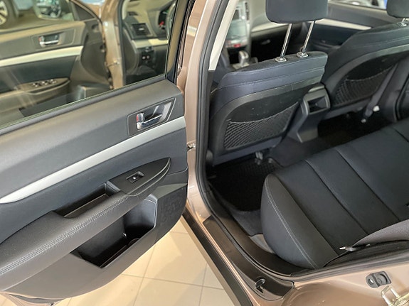 Subaru Outback 16 of 30