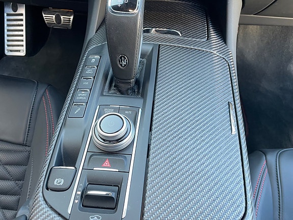 Maserati Levante 13 of 16
