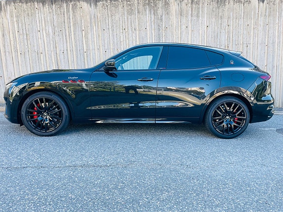 Maserati Levante 2 of 16