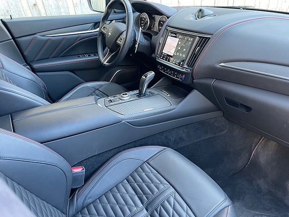 Maserati Levante 10 of 16